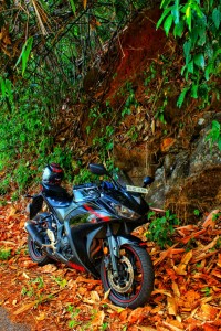 Black Yamaha YZF R3