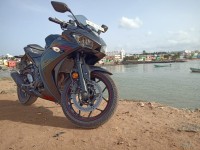 Black Yamaha YZF R3