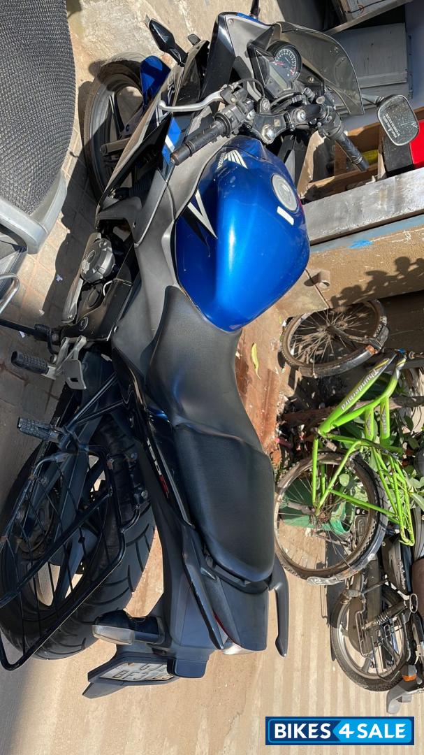 Blue Honda CBR 150R Blue Honda CBR 150R