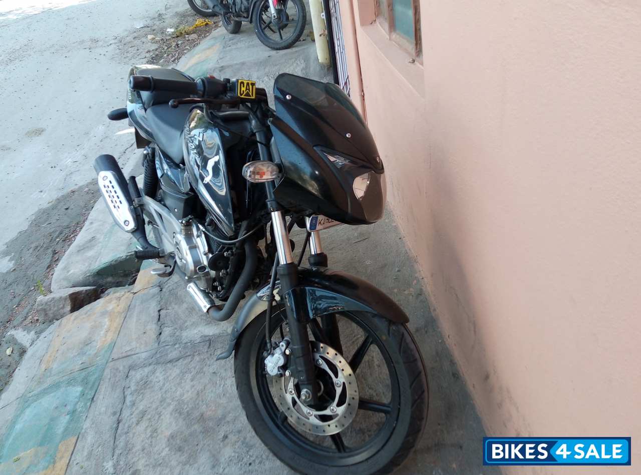 Black Bajaj Pulsar 180 DTSi Black Bajaj Pulsar 180 DTSi