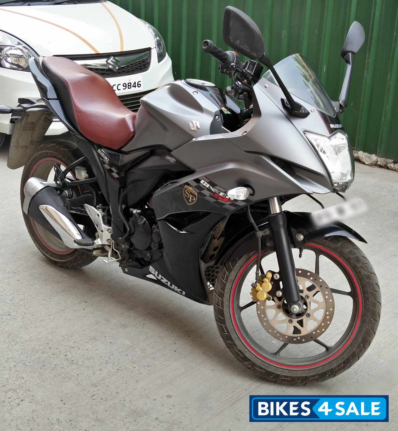 Suzuki gixxer online grey colour