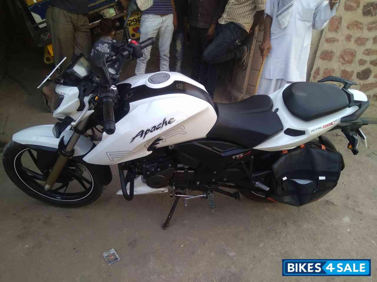 TVS Apache RTR 200 4V