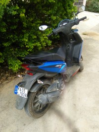 Blue Aprilia SR 125