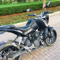 Black KTM Duke 200