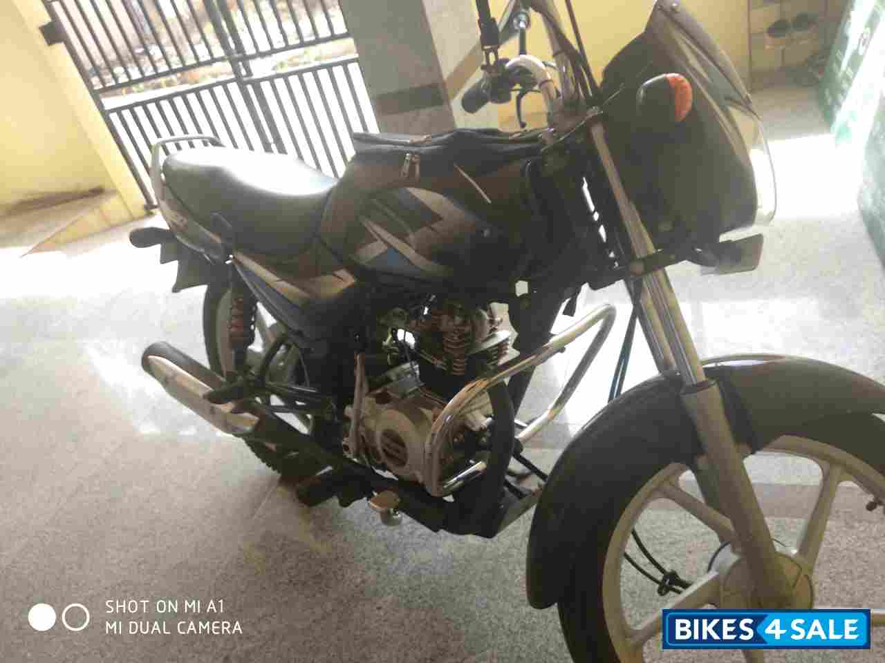 Black Bajaj CT 100 ES Black Bajaj CT 100 ES