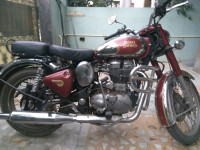 Red Royal Enfield Classic 500