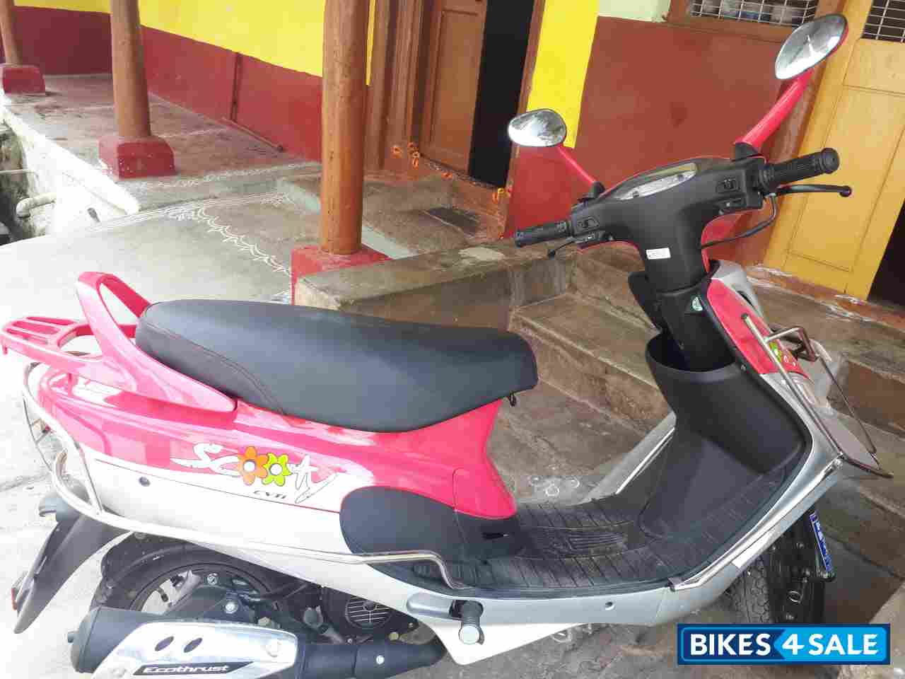 second hand scooty in low price