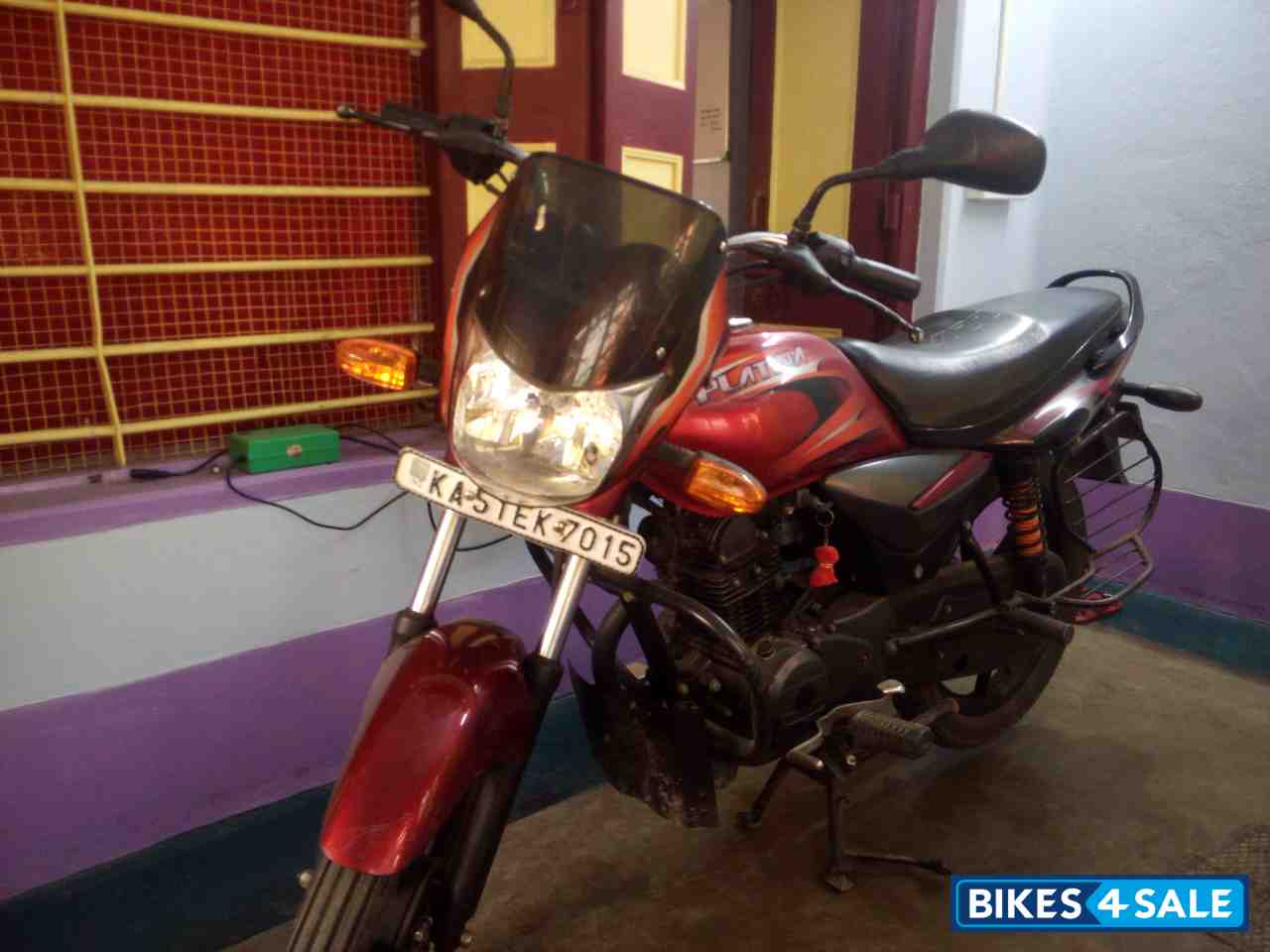 Bajaj platina red colour sale