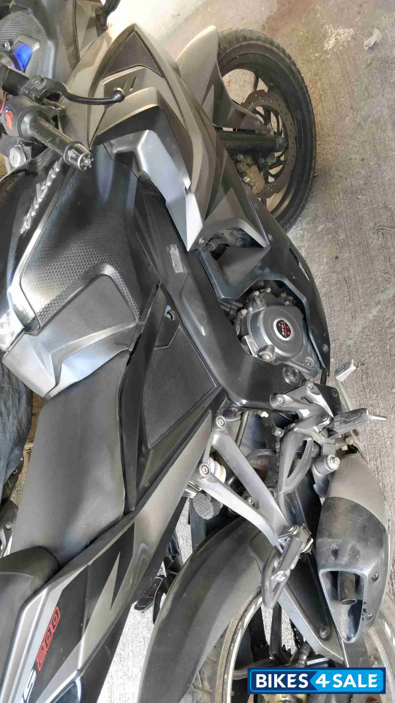 Black And Grey Bajaj Pulsar RS 200