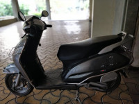 Metallic Silver/grey Honda Activa 125