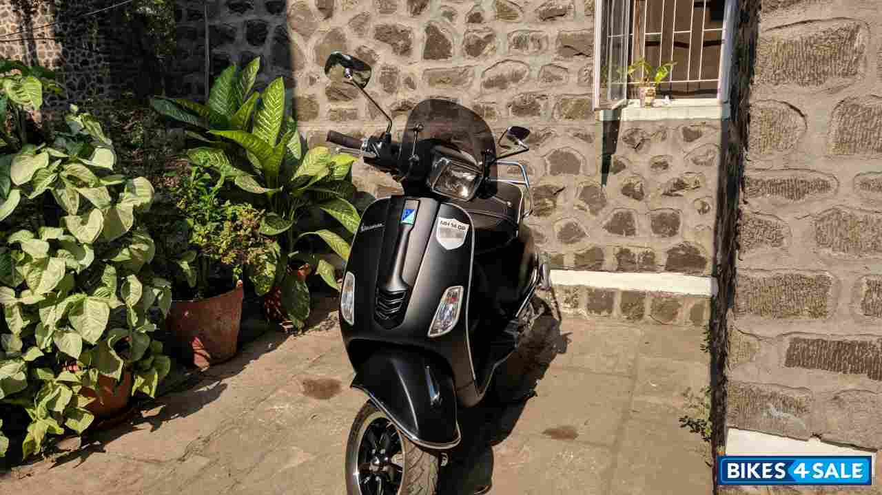 Matte Black Vespa SXL 150