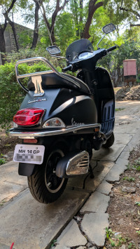 Matte Black Vespa SXL 150