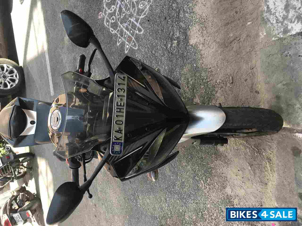 Black & Silver Yamaha YZF R15 V2 Black & Silver Yamaha YZF R15 V2