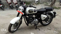 Pearl White Royal Enfield Classic 350