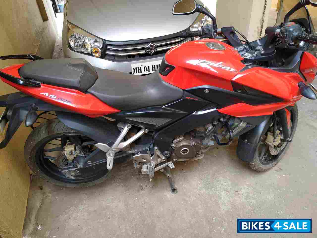 Red Bajaj Pulsar AS 200 Red Bajaj Pulsar AS 200