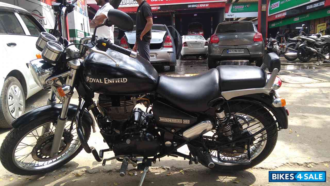 Matt/stone Black Royal Enfield Thunderbird 350