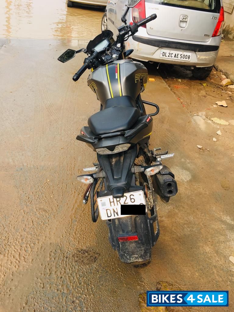 Grey TVS Apache RTR 200 4V Race Edition 2.0 Grey TVS Apache RTR 200 4V Race Edition 2.0