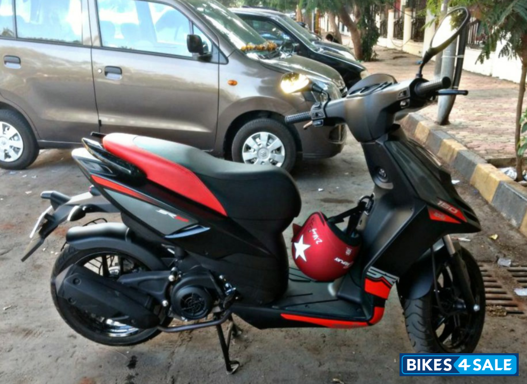 Black Aprilia SR 150