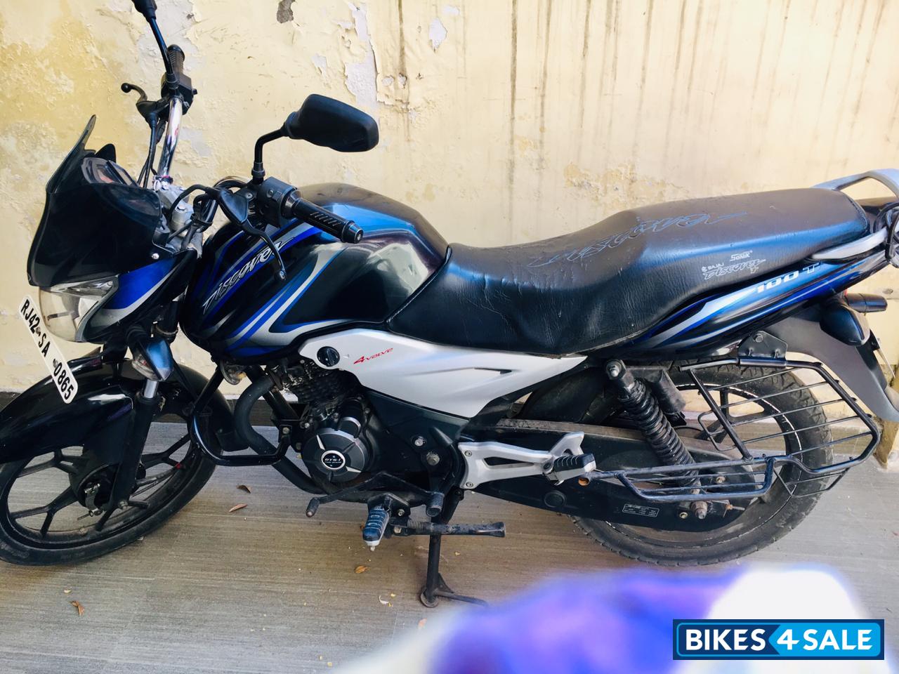 Blue Bajaj Discover 100T