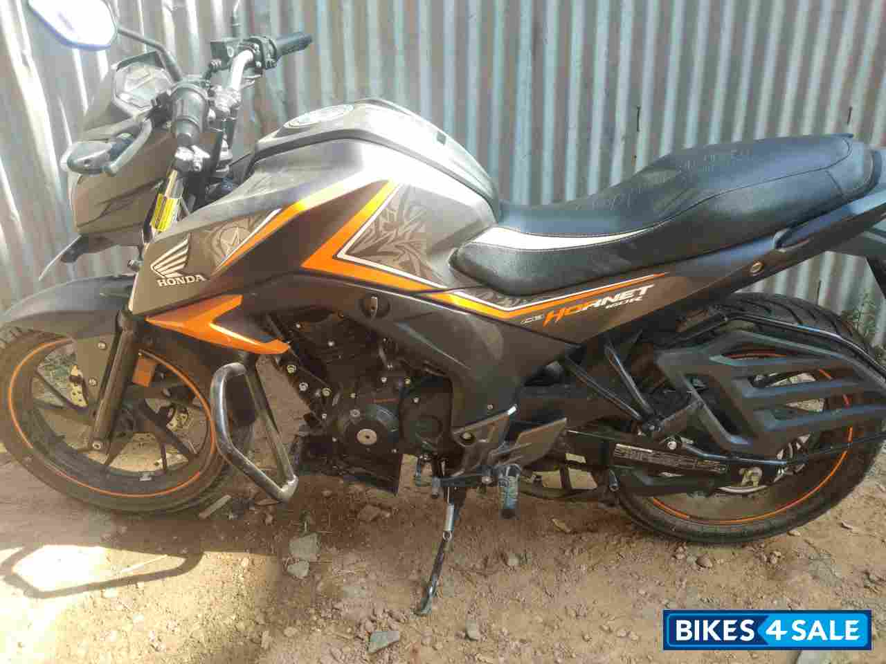 Orange Honda CB Hornet 160R Orange Honda CB Hornet 160R