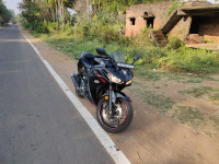 Black Yamaha YZF R3