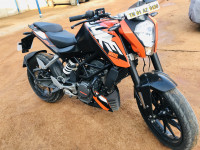 Orange KTM Duke 200