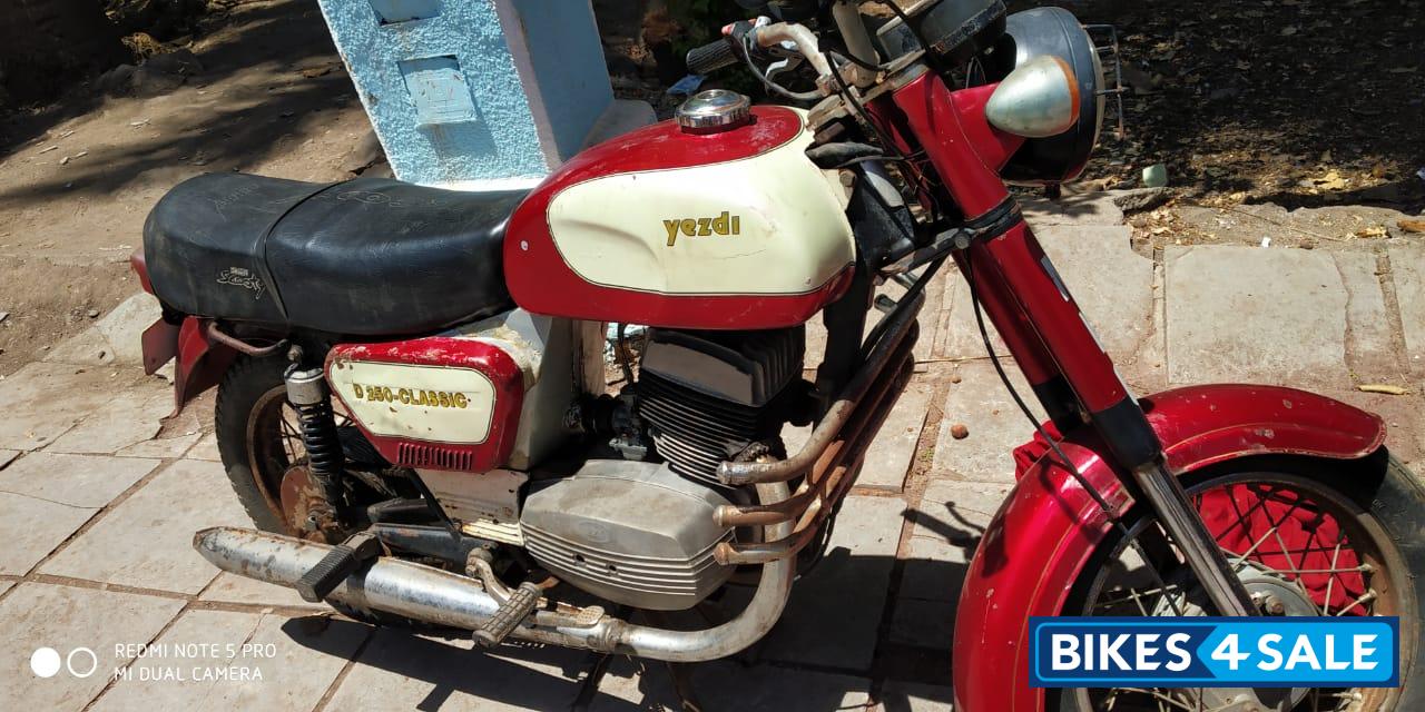 Ideal Jawa Yezdi Classic