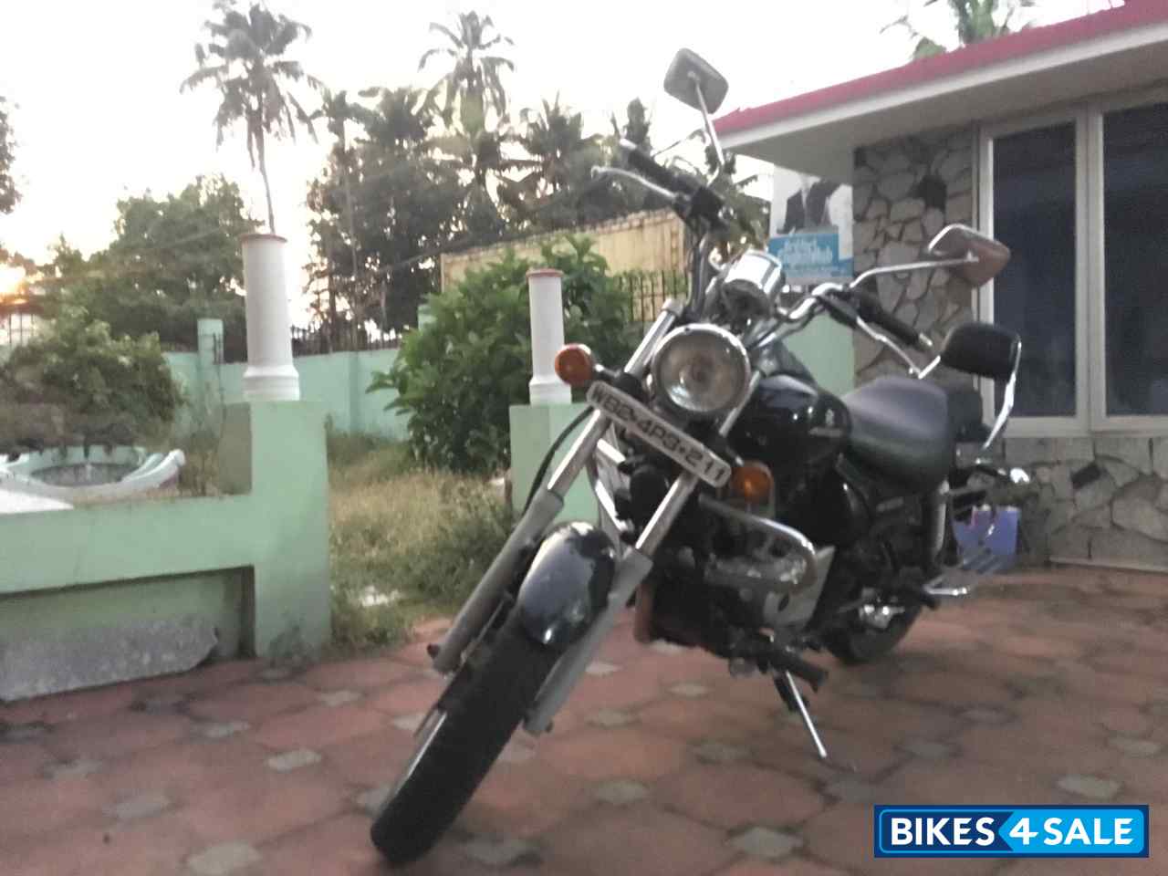 Bajaj Avenger 200 DTS-i Bajaj Avenger 200 DTS-i