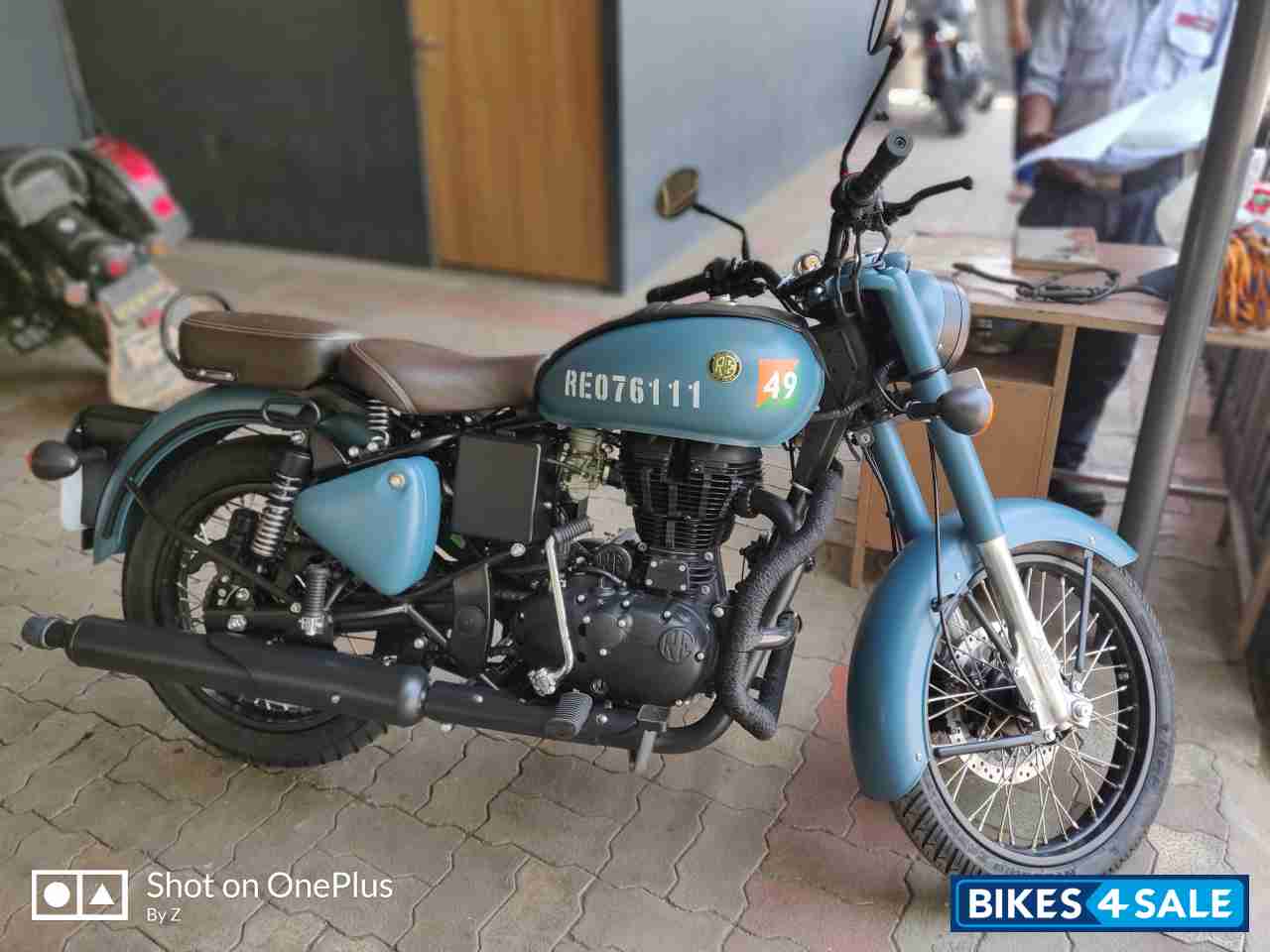 Royal enfield airborne online blue on road price