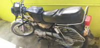 Suzuki MAX 100