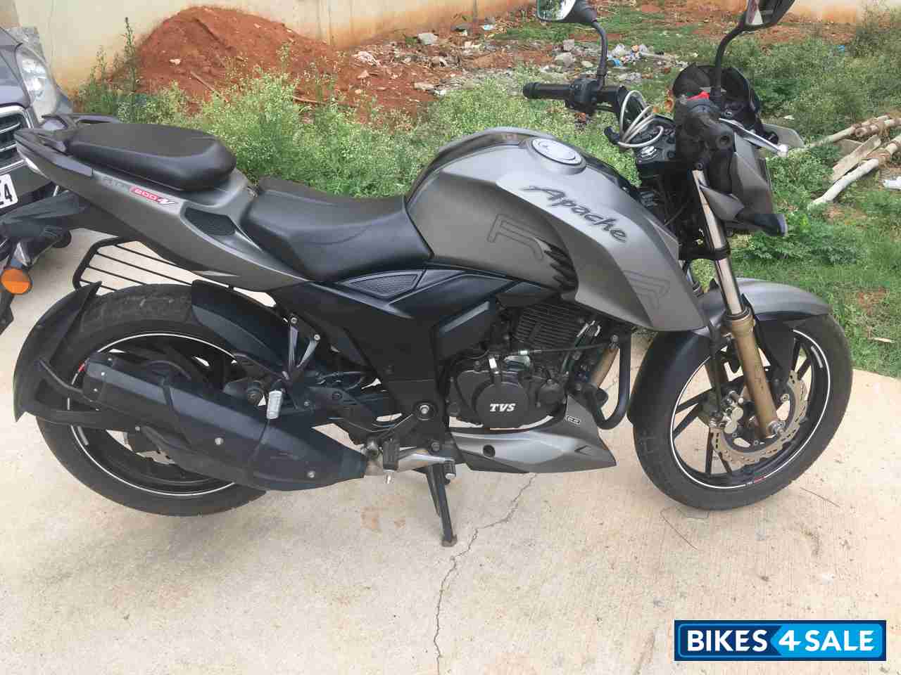 TVS Apache RTR 200 4V TVS Apache RTR 200 4V