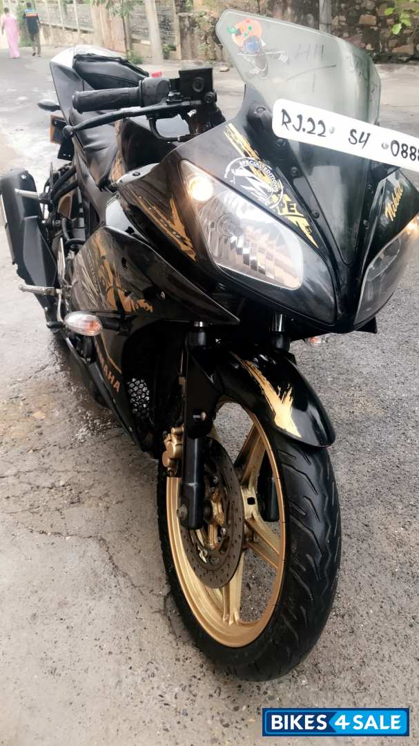 Yamaha r15 online v2 2015 model