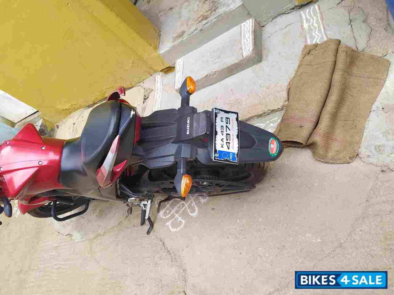 Red Suzuki Gixxer 150 Red Suzuki Gixxer 150