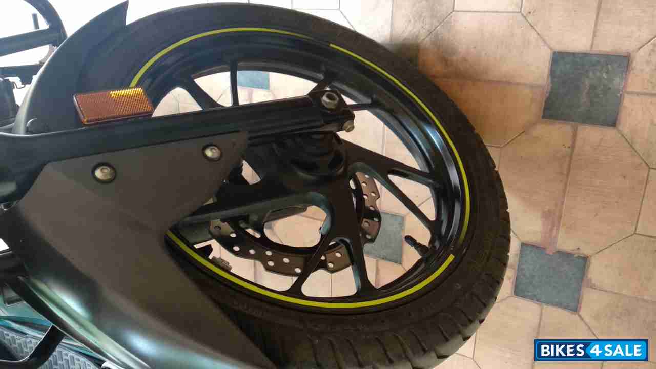 Grey (green) Honda CB Hornet 160R Grey (green) Honda CB Hornet 160R