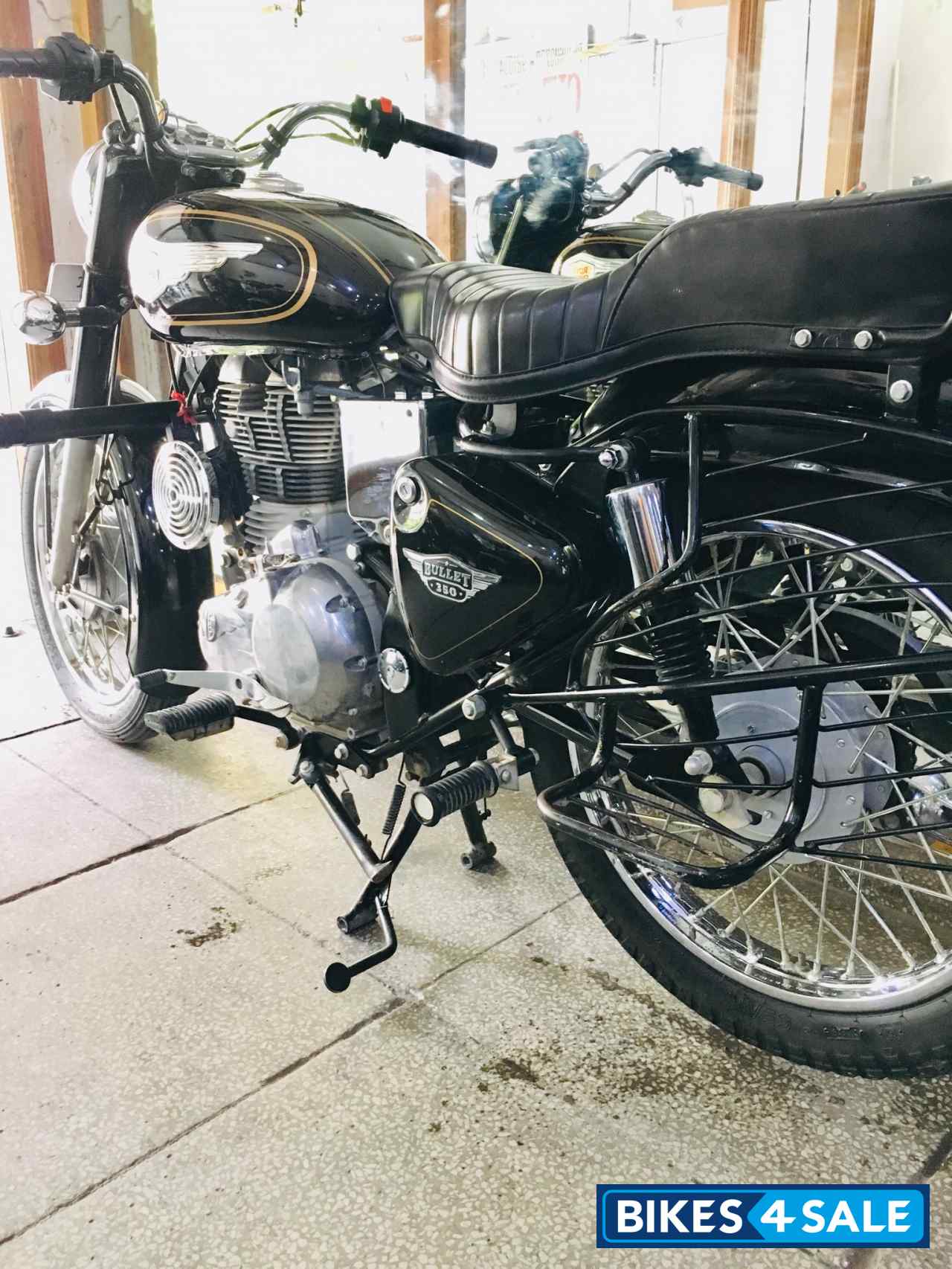 Black Royal Enfield Bullet Standard 350 Black Royal Enfield Bullet Standard 350