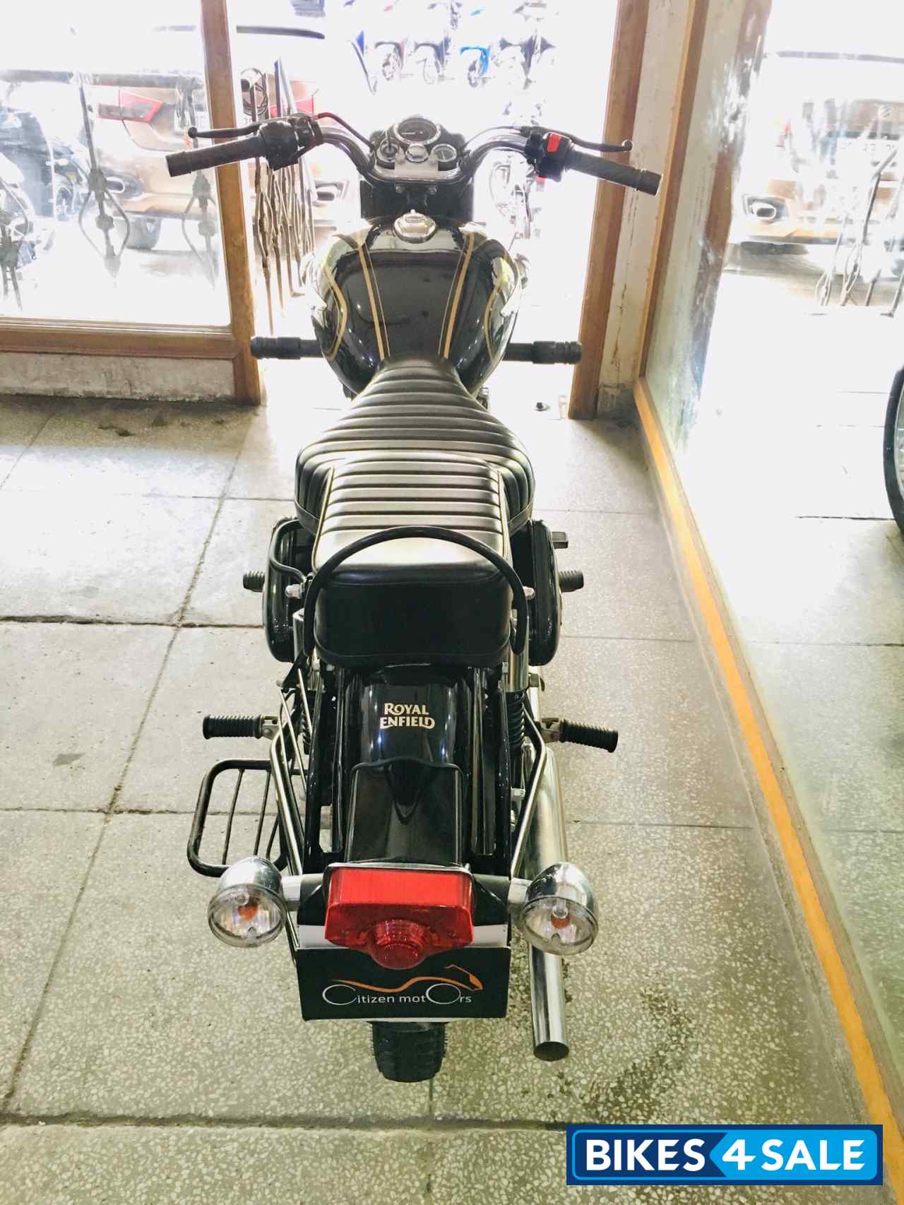 Black Royal Enfield Bullet Standard 350 Black Royal Enfield Bullet Standard 350