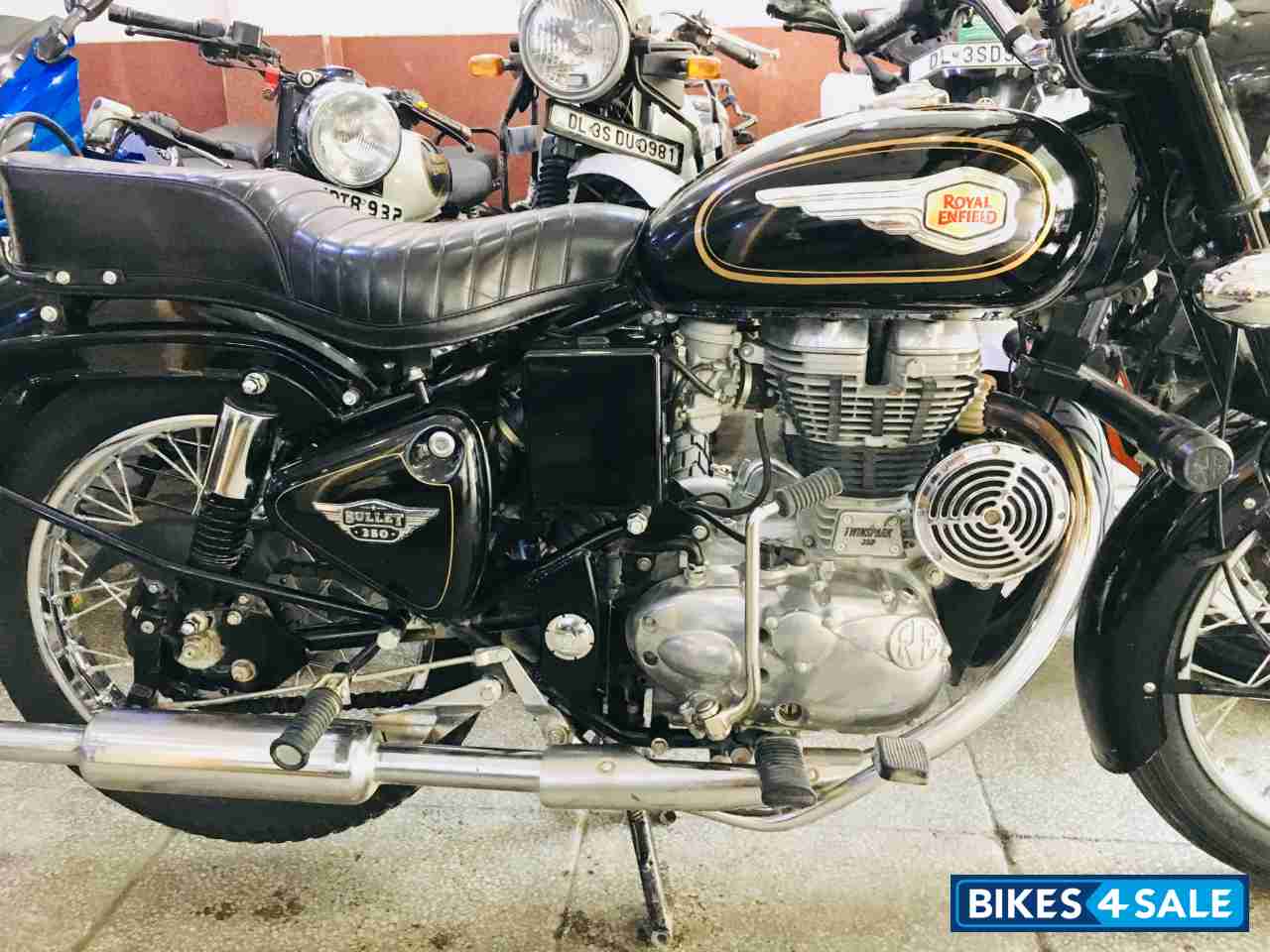 Black Royal Enfield Bullet Standard 350 Black Royal Enfield Bullet Standard 350