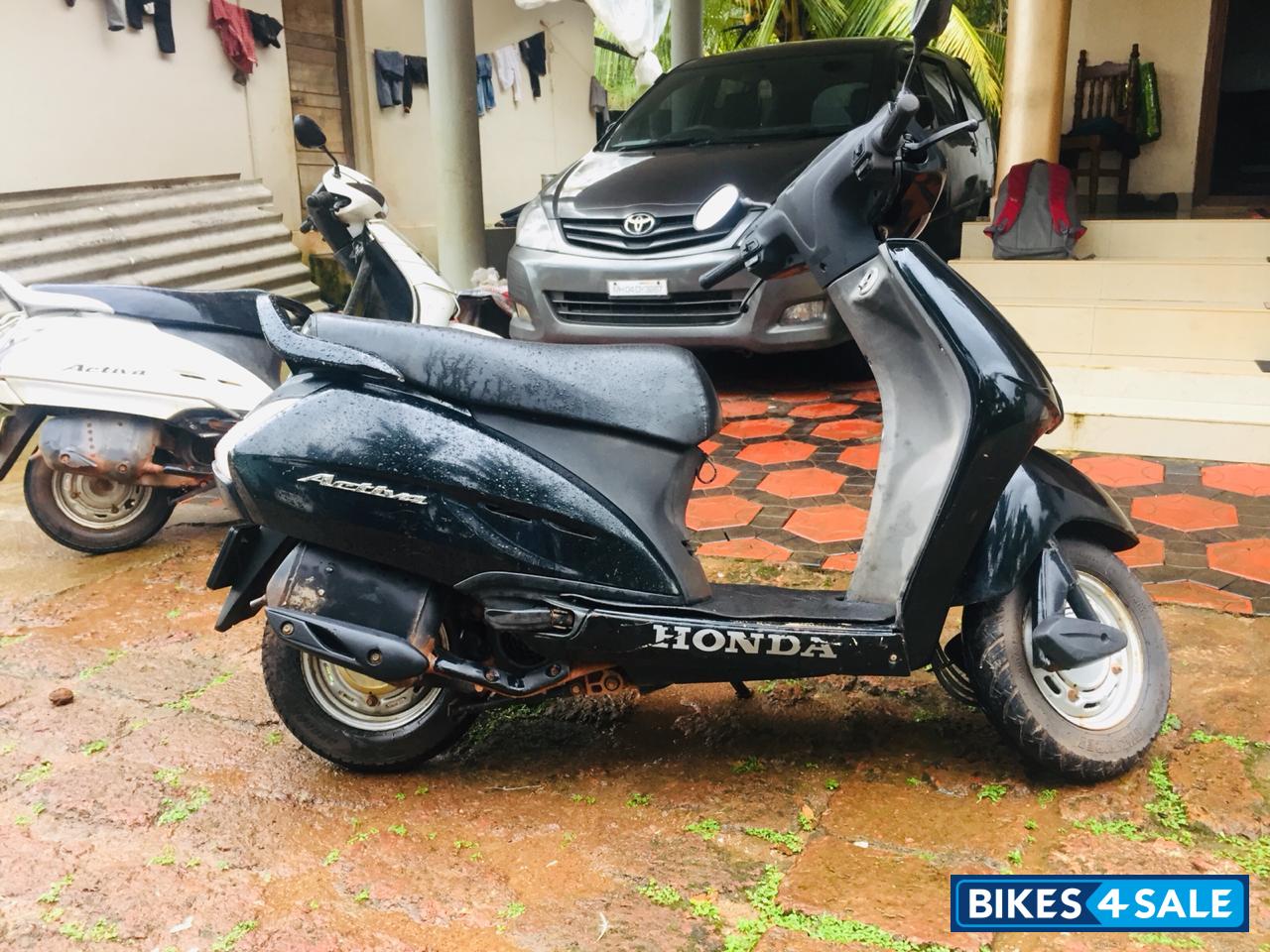 Black Honda Activa