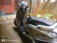 Grey Honda Aviator