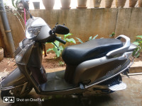 Grey Honda Aviator