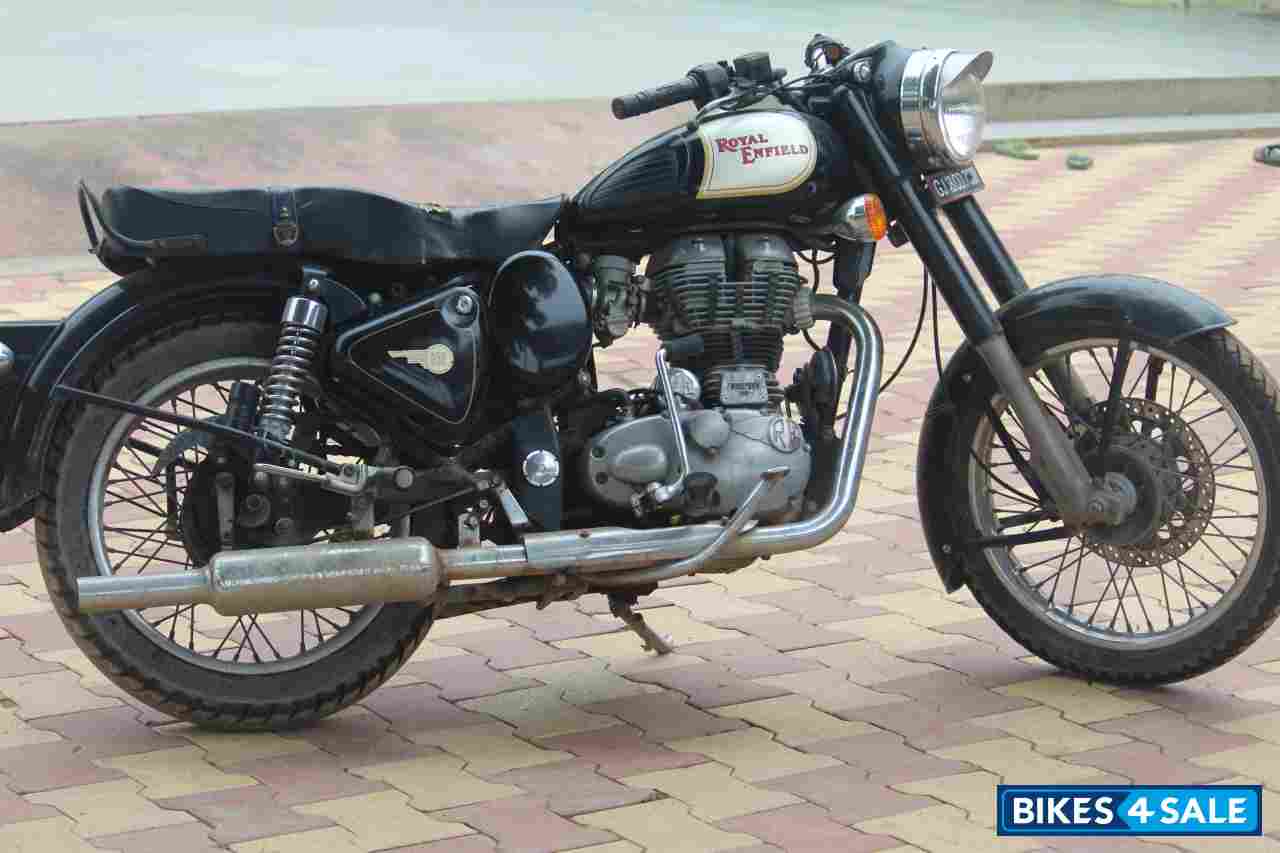 Black Royal Enfield Classic 350