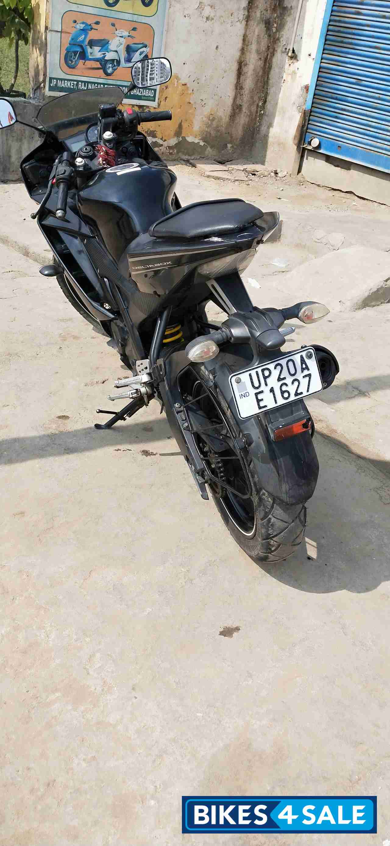 Midnight Black Yamaha YZF R15 V2 Midnight Black Yamaha YZF R15 V2