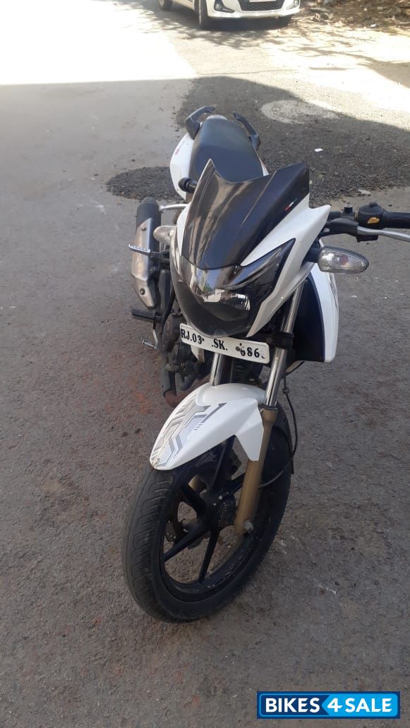 Used 12 Model Tvs Apache Rtr 180 For Sale In Udaipur Id Bikes4sale