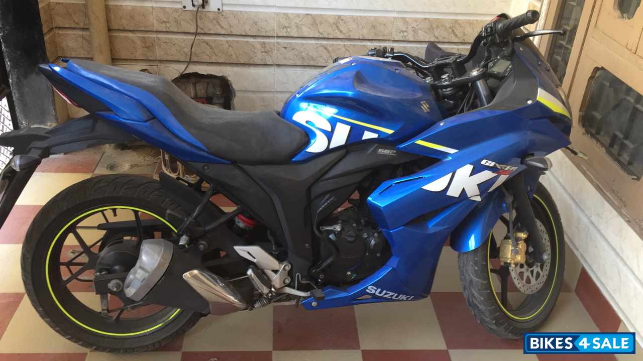 Suzuki Gixxer SF