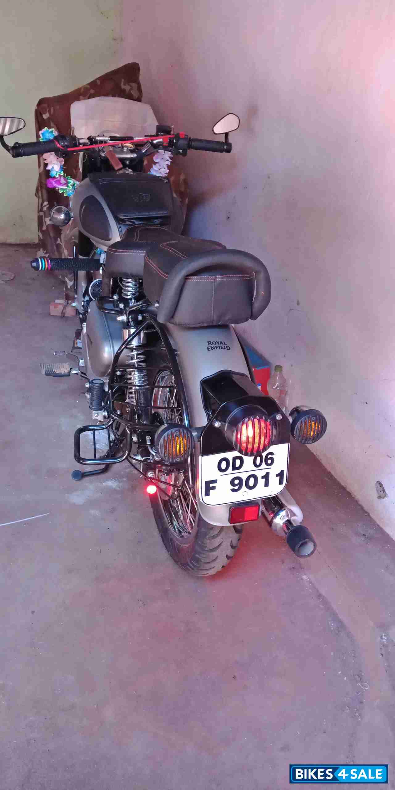 Royal Enfield Classic Gunmetal Grey Royal Enfield Classic Gunmetal Grey