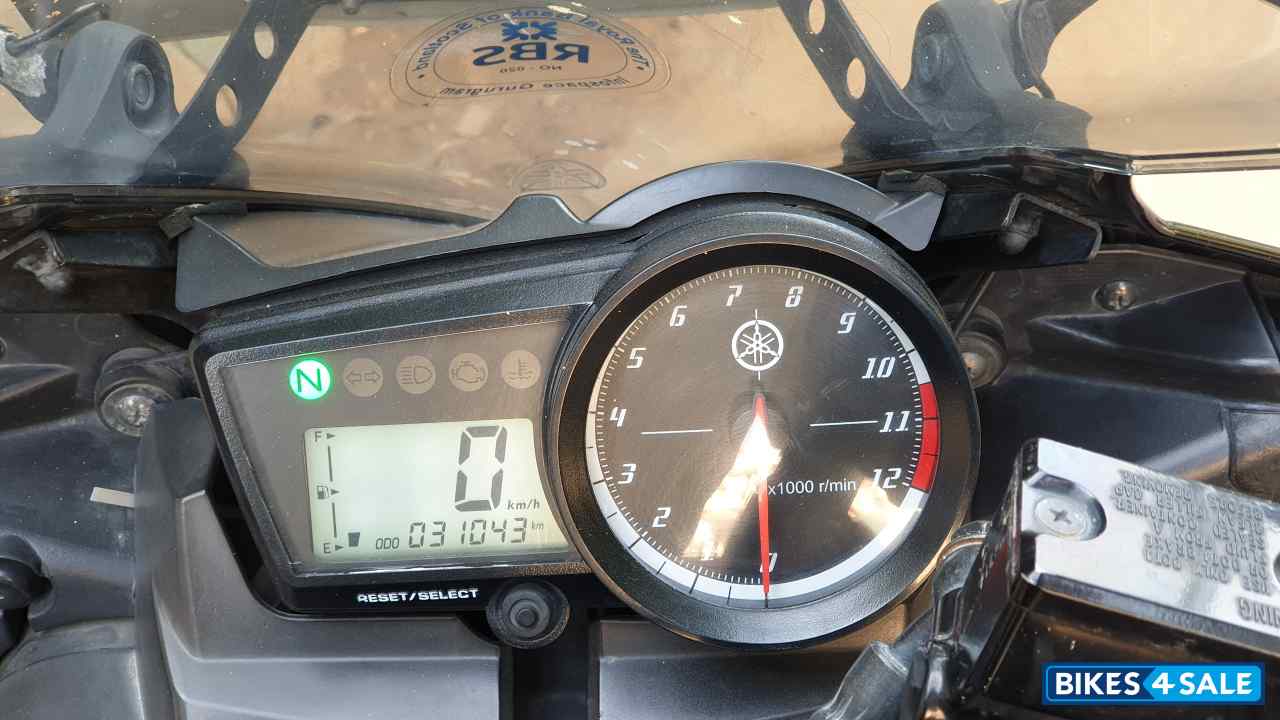 Black/gold Limited Yamaha YZF R15 V2 Black/gold Limited Yamaha YZF R15 V2