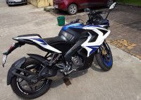 Bajaj Pulsar RS 200 ABS