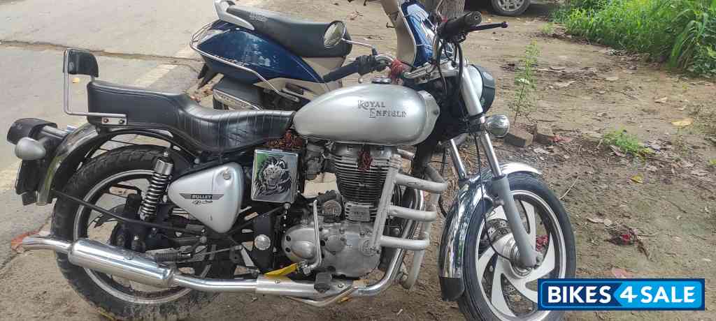 Silver Royal Enfield Bullet Electra Silver Royal Enfield Bullet Electra