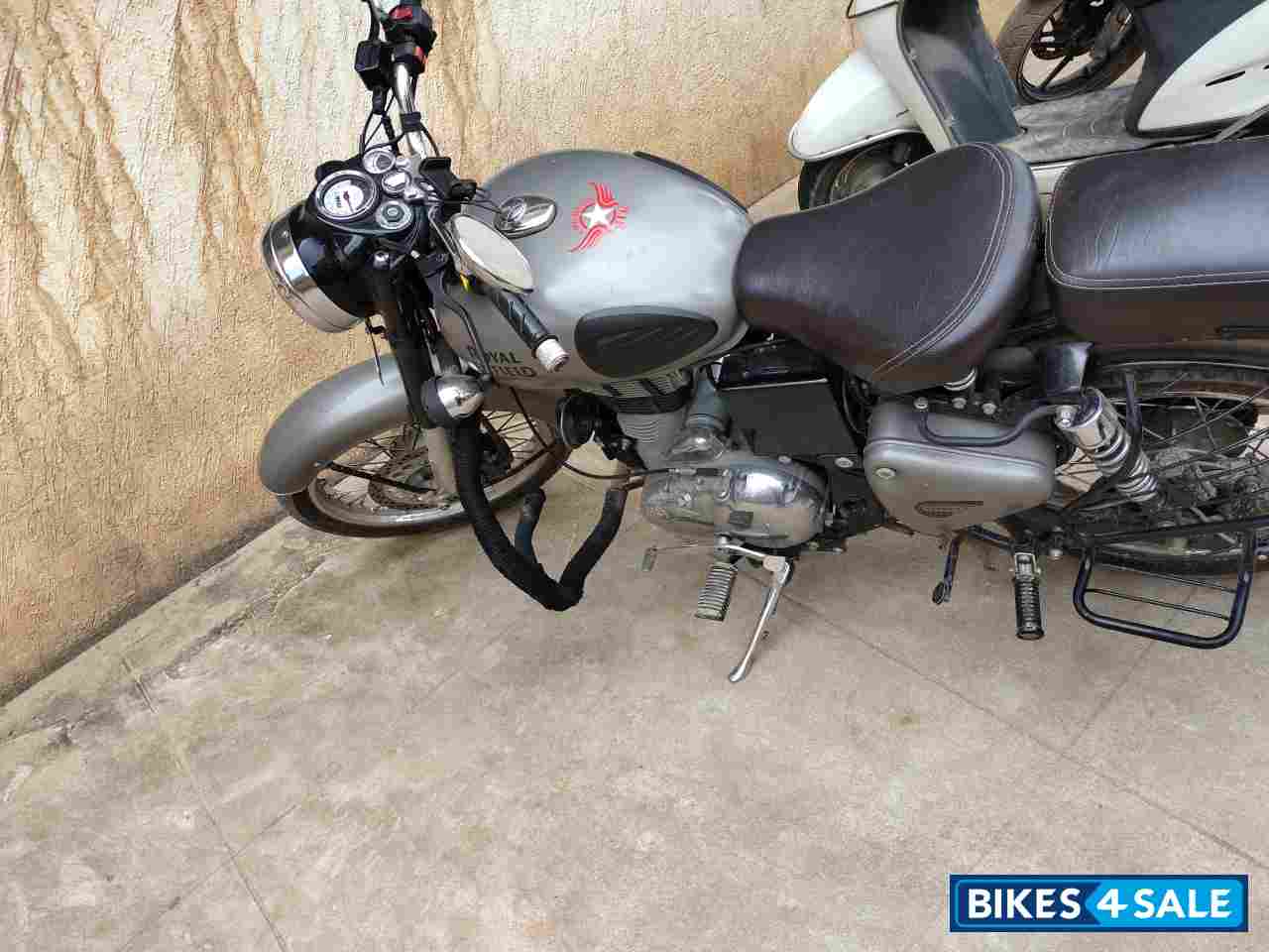 Gun Metal Royal Enfield Classic Gunmetal Grey Gun Metal Royal Enfield Classic Gunmetal Grey