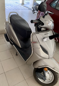 Matte Silver Metalic Honda Activa 4G